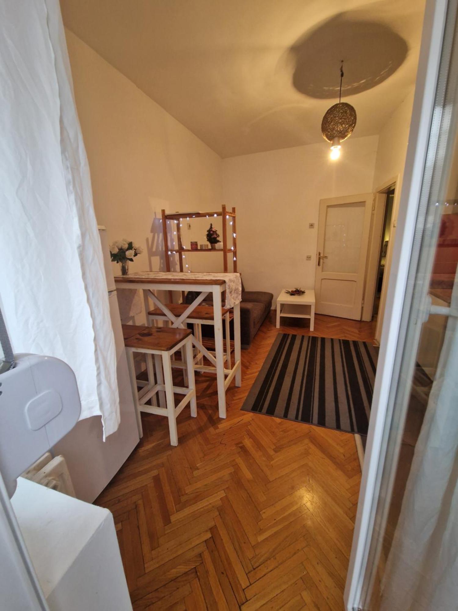 Central Station Private Rooms Belgrado Exterior foto